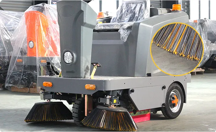 扫吸洒同步进行