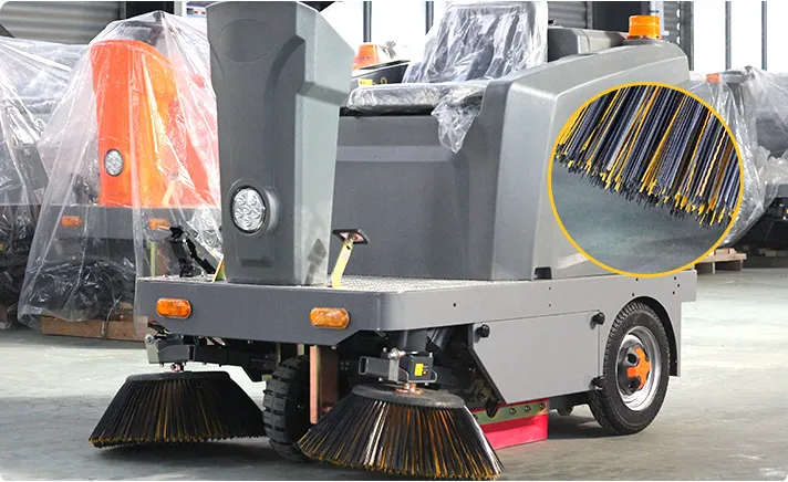 扫吸洒同步进行